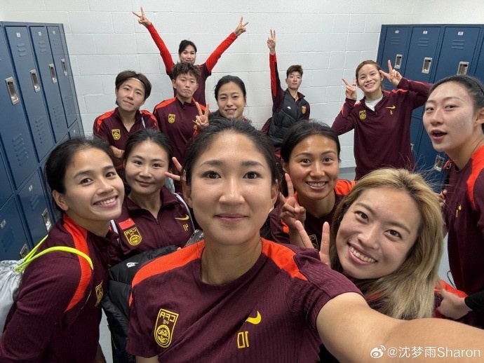 继续奔跑！沈梦雨晒女足合影：感恩并肩战斗的每一位队友