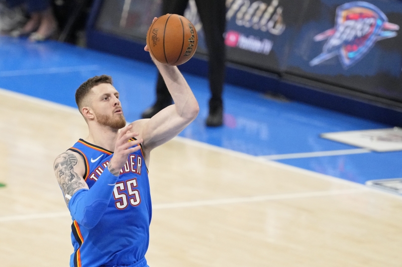 ESPN专家：哈利表现低迷只是G1命中关键球 G2更能反应系列赛走势