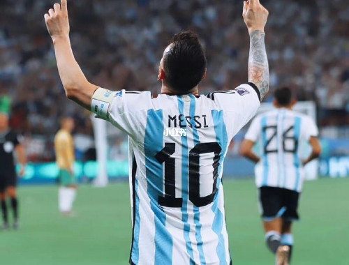 FIFA20传奇球员转：回顾足球世界的巅峰之旅
