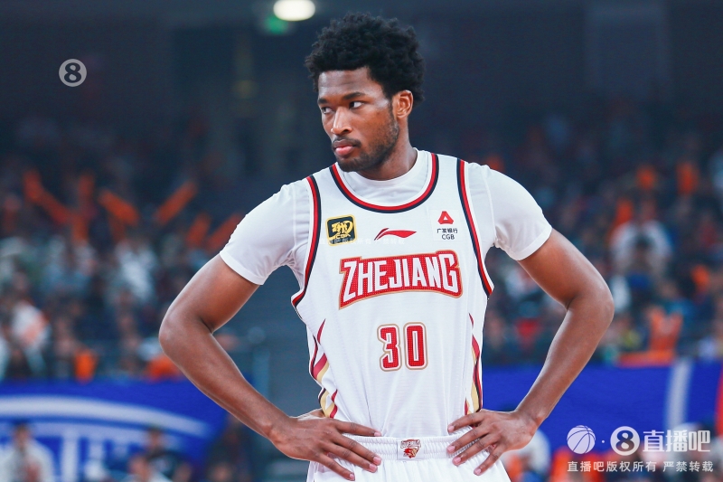球迷网：浙江队与内线外援琼斯达成续约协议 双方约定NBA机会优先