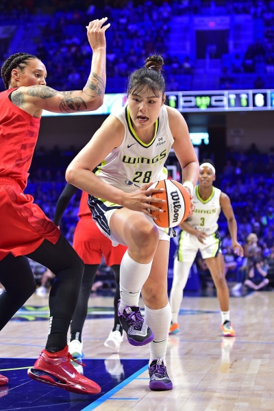 李月汝：格里娜是WNBA中最好的内线球员 能和她交手我很兴奋