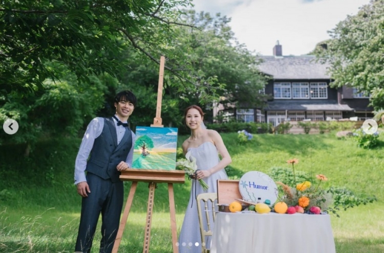 琴瑟和鸣！三笘薰晒补拍结婚照：2022年喜结连理，2025年庆祝结婚