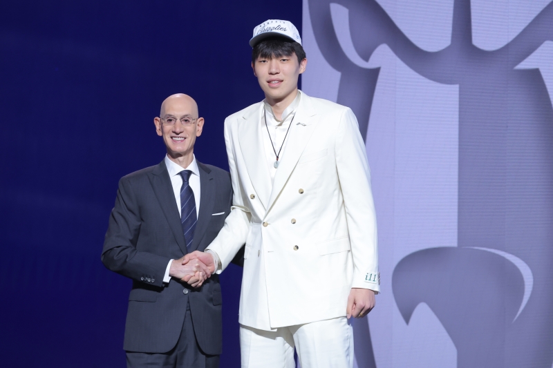 杨瀚森前曾有8位中国球员被选中❤️3人未登陆 姚易双星闪耀✨️