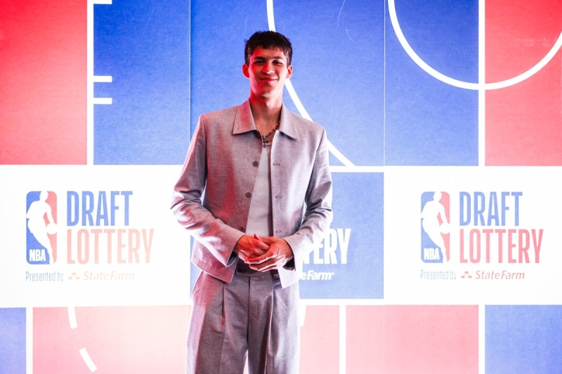 帅哥魔术师😘NBA选秀大会：篮网第8顺位选择俄罗斯控卫杰明！