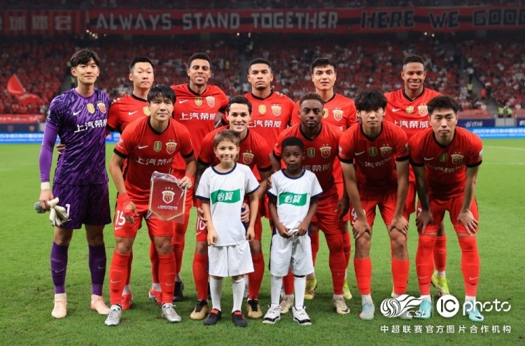 中超联赛第15轮，上海海港3比0大连英博海发