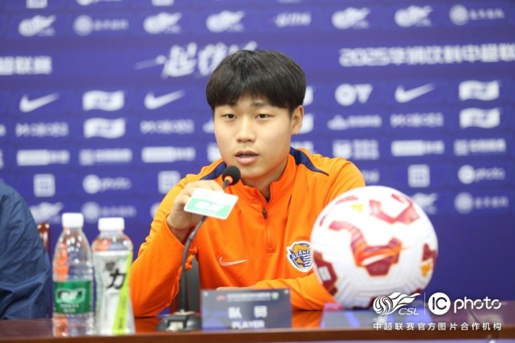 李霄鹏：奥古斯托确定缺席明日比赛 兰克尔·泽肯定会上场