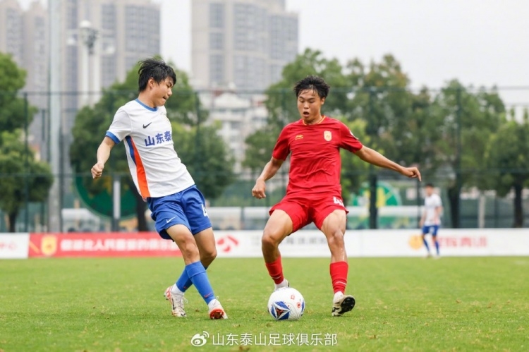 彭啸梅开二度 山东泰山B队客场逆转湖北