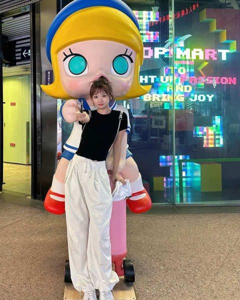 💕网友发现杨瀚森疑似有了女友🔍️惊呼：袖口的秘密原来是你