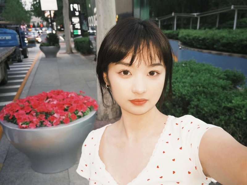 💕网友发现杨瀚森疑似有了女友🔍️惊呼：袖口的秘密原来是你