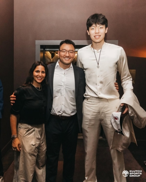 白色穿搭😎Klutch公司举行选秀派对 杨翰森帅气亮相🥂