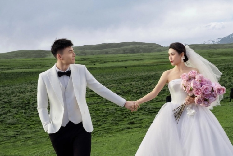 ❤️❤️撒狗粮！鄢手骐妻子晒二人的甜蜜婚纱照
