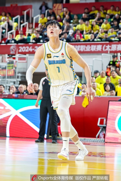 球迷网：曾凡博冲击NBA一事暂无确定消息 他仍在寻找NBA发展机会