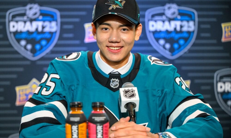 王浩西次轮首位被NHL选中创历史 4天2名中国小将杀进北美四大联盟