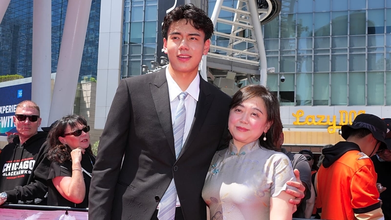 王浩西次轮首位被NHL选中创历史 4天2名中国小将杀进北美四大联盟
