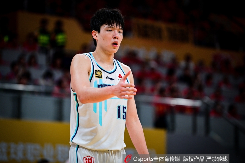 球迷网：新赛季CBA新增未满18岁条款 “小杨瀚森”也可打职业联赛