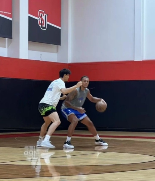 ⛹️‍♂️淡厚然晒与班凯罗单挑的照片：努力提高 向更高处攀登