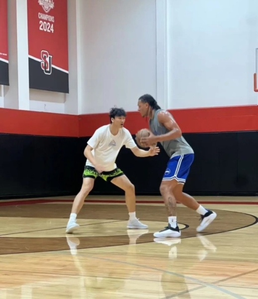⛹️‍♂️淡厚然晒与班凯罗单挑的照片：努力提高 向更高处攀登