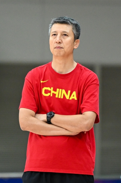 博主：中国男篮将在7月15日与荷兰男篮进行一场热身赛