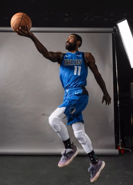 动作潇洒！欧文为NBA 2K拍摄宣传照 这是准备代言吗