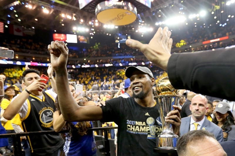 9年前的今天：杜兰特宣布加盟勇士 随后三季夺两冠&两次荣膺FMVP