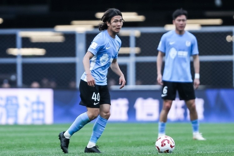 国足东亚杯前瞻：年轻化进程不可阻挡，王钰栋等人能否扛起新旗帜