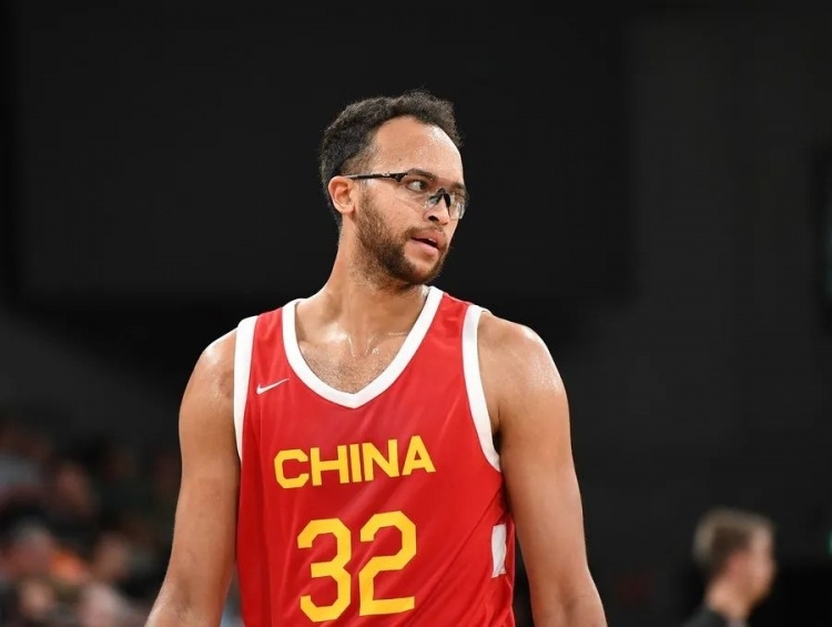 17岁的朱正很好，但他救不了中国男篮