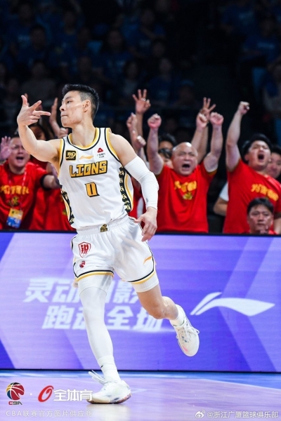 林秉圣：胡金秋真的非常照顾我 他是一个非常努力而又谦逊的球员