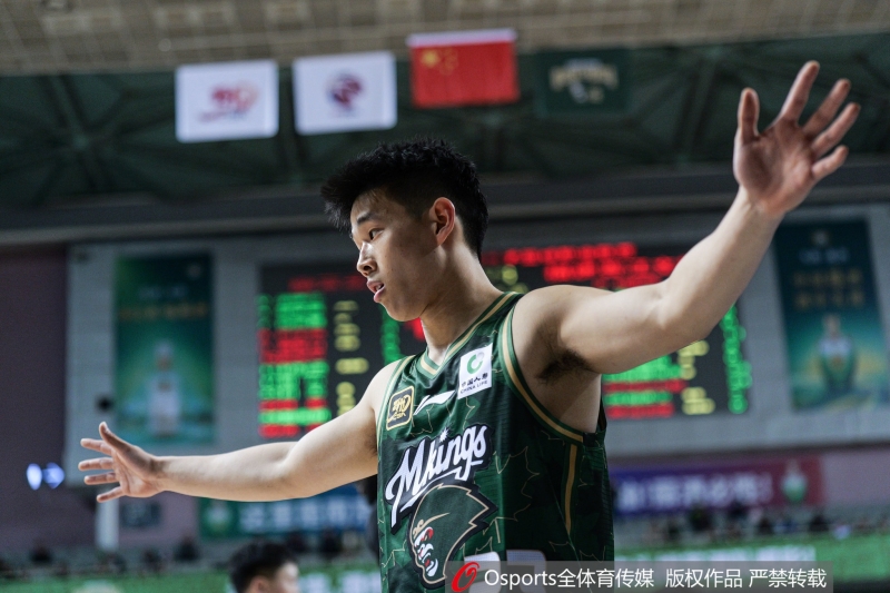 球迷网：被G联盟选中的林葳将综合多方面因素 近期作出去向决定