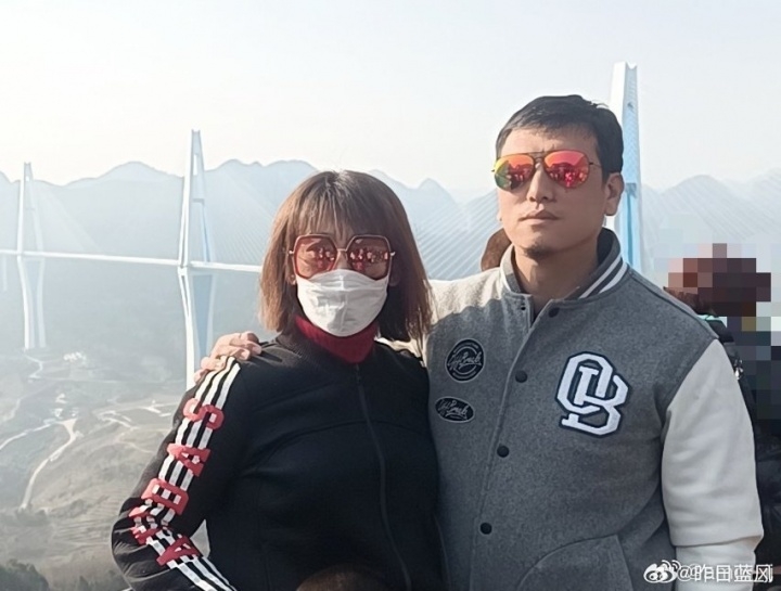 一青训队翻译的妻子控诉：丈夫被日本教练职场霸凌，超负荷致猝死