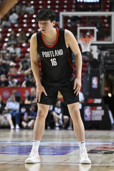 NBA官方：杨瀚森在自己的夏季联赛首秀中展现出全能的技术👀