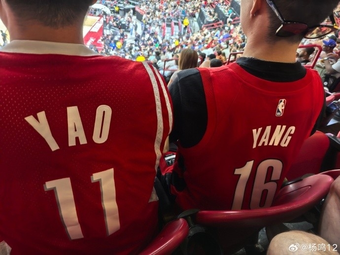杨鸣现场观战给杨瀚森助阵：没有考察、只有助威的一场比赛👏