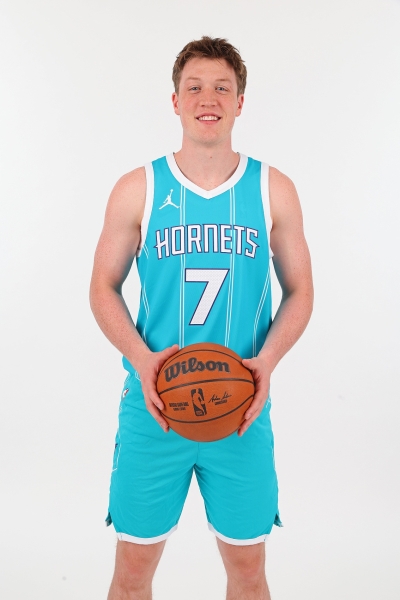 有前途！黄蜂4号秀克尼佩尔签约飞人乔丹品牌！