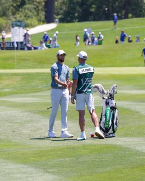 🏌🏾库里晒参加塔霍湖高尔夫名人赛照片：让我们好好收尾吧
