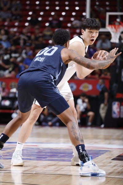 斯普利特：杨瀚森是个不错的传球手 但还是得适应NBA的节奏